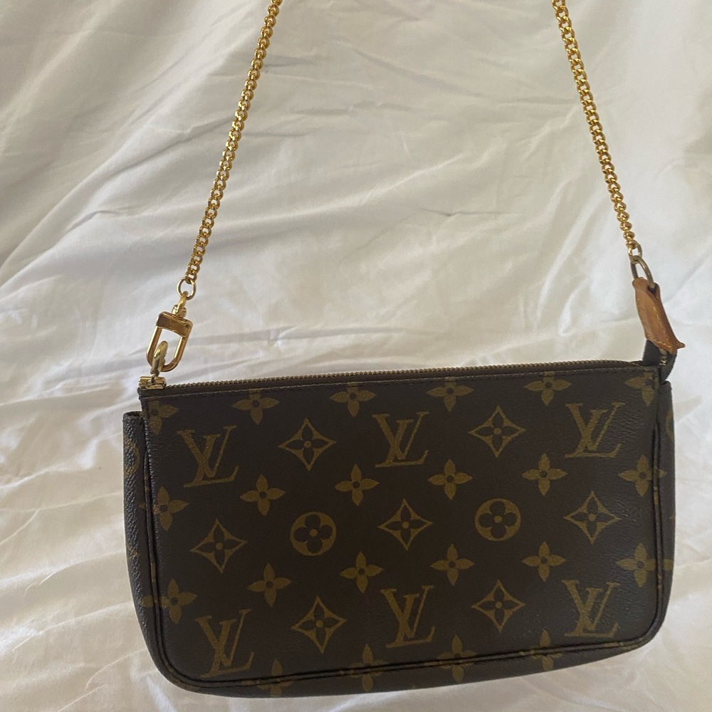 Louis Vuitton Mini Chain Pochette